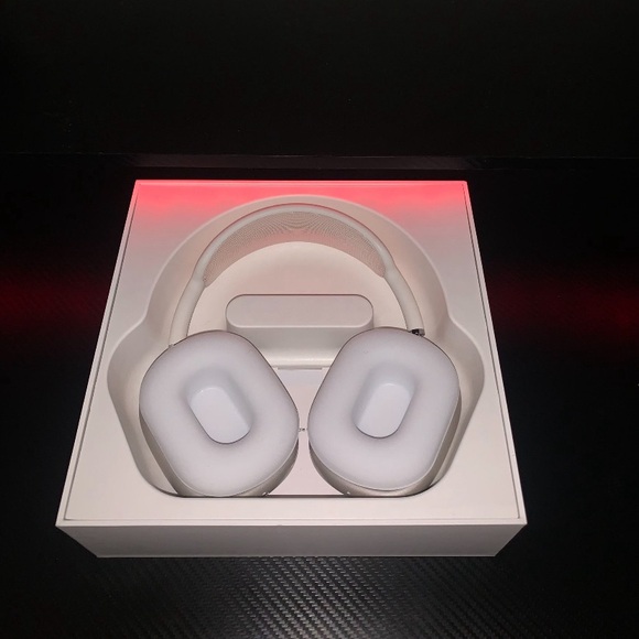 Apple AirPods Max - Silver - Picture 6 of 6